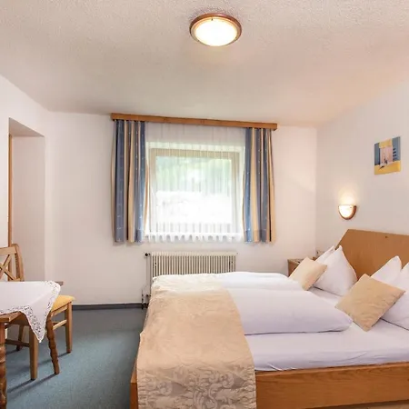 Haus Hugo בית הארחה